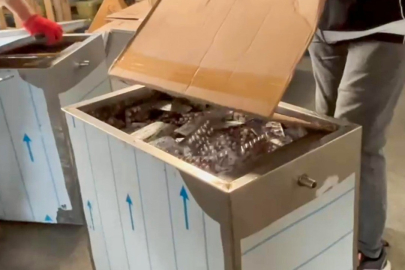 Mersin'de metal kolilerden binlerce sentetik hap çıktı: 2 kişi tutuklandı