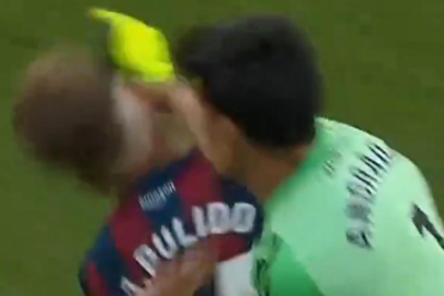 Rakibine yumruk atıp bayıltan Esteban Andrada'ya rekor ceza! Bir daha forma giyemeyecek