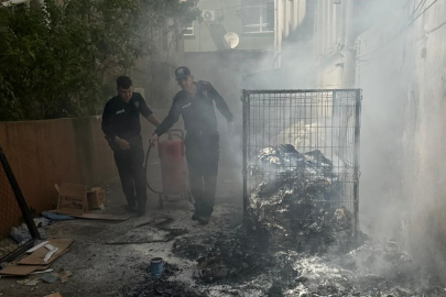 Adana'da polis ekiplerinin müdahalesi yangının büyümesini önledi