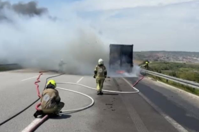 Bursa'da tır alev aldı! Kullanılamaz hale geldi...