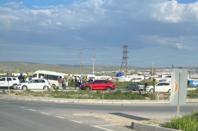 Eskişehir'de otomobil ile işçi servisi çarpıştı: 6 yaralı