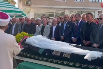 Hatice Kocaefe duvağıyla son yolculuğuna uğurlandı