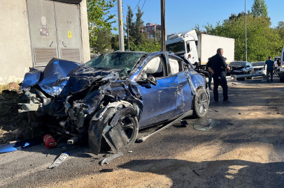 İzmir'de 1'i polis 3 kişinin hayatını kaybettiği kazada lojistik firmasının sahibi gözaltına alındı