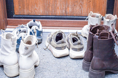 Kapı önüne ayakkabı bırakmanın bedeli ağır! İcra ve para cezası...