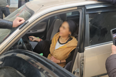 Bursa'da ''bu araç benim'' diyerek hırsızlık için girdiği araçtan inmeyen kadın tutuklandı