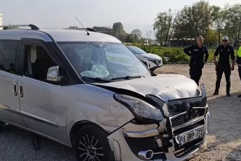 Bursa'da iki araç çarpıştı: 3 kişi yaralandı