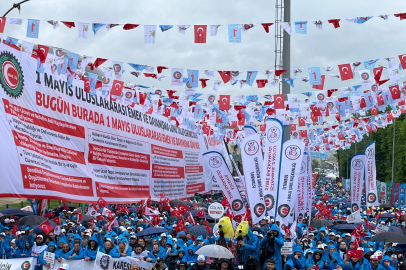 HAK-İŞ, 1 Mayıs'ı Bursa'da kutladı