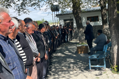 Iğdır’da arkadaşının elindeki silahın patlaması sonucu ölen çocuk toprağa verildi