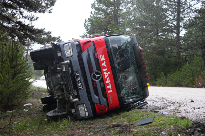 Kastamonu’da yangın ihbarına giden itfaiye aracı kaza yaptı: 3 yaralı