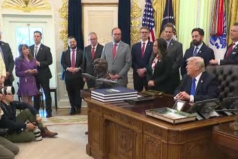Trump: İran bir anlaşma yapmak için can atıyor