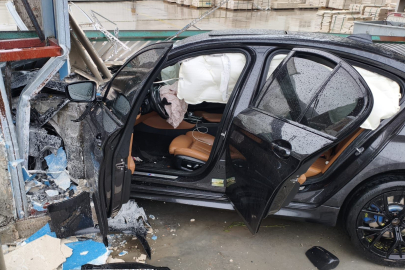 Burdur'da otomobil yoldan çıktı: 2 yaralı