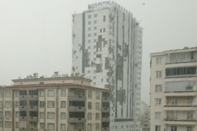 Gaziantep'te sağanak ve fırtına Bossan Hastanesine büyük zarar verdi