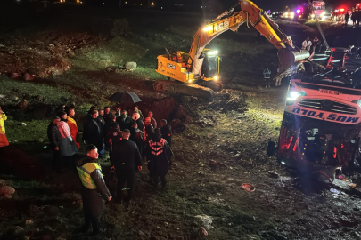 Malatya'da yolcu otobüsü şarampole devrildi! 4 kişi öldü, 15 yaralı