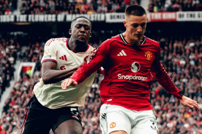 Manchester United, Liverpool'u devirdi! "Kırmızı Şeytanlar"dan 3-2'lik galibiyet