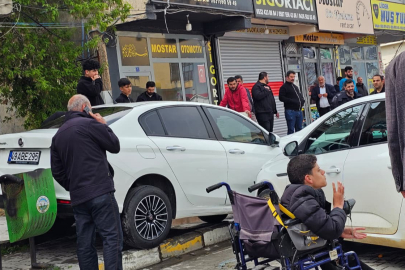 Muş’ta iki araç çarpıştı