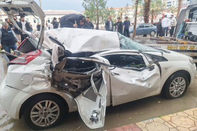 Şanlıurfa'da güneş enerjisi paneli otomobilin üzerine devrildi: 1 ölü