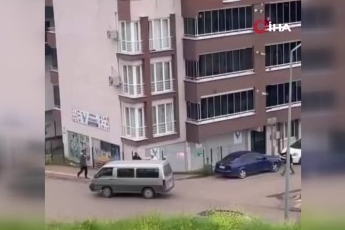 Bursa’da inşaatta sopalı kavga! Ortalık savaş alanına döndü...