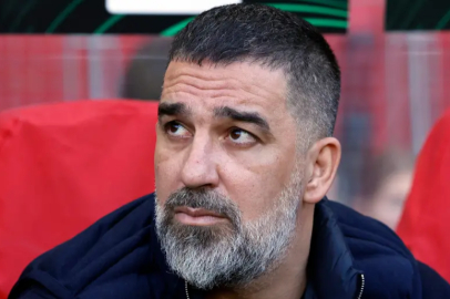 Arda Turan derbi biter bitmez fena bombaladı