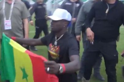 Diagne'ye bayrak müdahalesi: Senegal bayrağı yanlış anlaşıldı