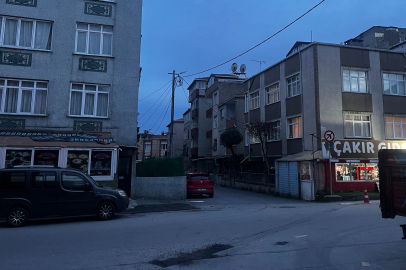 İstanbul Küçükçekmece’de kahve önünde silahlı saldırı: 3 yaralı