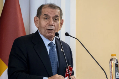 Dursun Özbek 4 ismi yönetimden çıkardı