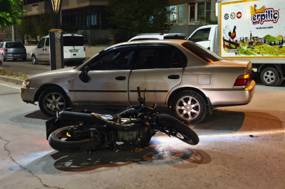 Edirne Keşan’da otomobil ile çarpışan motosiklette 2 kişi yaralandı