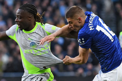 Manchester City, 6 gollü maçta Everton deplasmanından 1 puanla döndü