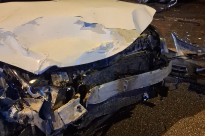 Osmaniye’de iki otomobil çarpıştı: 3 yaralı