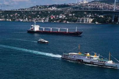 İstanbul Boğazı'nda deniz trafiği askıya alındı