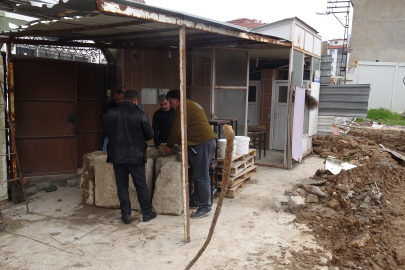 Kaçak kazı ihbarında "altın bulundu" iddiası polisi alarma geçirdi