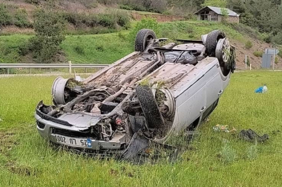 Tokat’ta lastiği patlayan otomobil takla attı: 5 yaralı