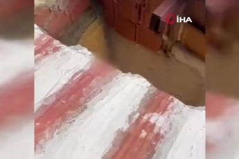 Bursa'da çatıya saklanan firari polisi izlerken yakalandı