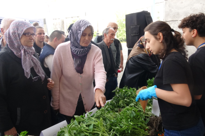Bursa Nilüfer Belediyesi 120 bin fideyi vatandaşlara ücretsiz dağıttı