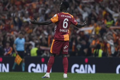 Sanchez: Burada zorlu bir sezondan sonra şampiyon olduk ve çok mutluyuz