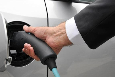 Elektrikli araçlara ilgi hızla arttı! 'Şarj altyapısı' vurgusu...