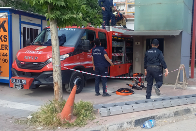 Manisa'da asansör ile koruma demirleri arasında sıkışan genç hayatını kaybetti