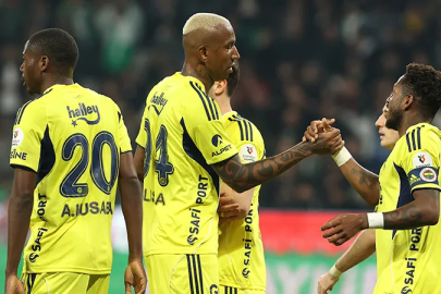 Fenerbahçe ikinciliği kimseye bırakmıyor