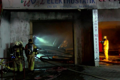 İstanbul'da korkutan yangın! 8 saatte söndürülebildi: 'Deprem oluyor sandık'