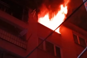 Bursa'da 6 katlı binada yangın paniği!