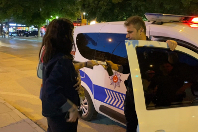 Bursa'da bankamatikte unutulan parayı görüp polise teslim etti