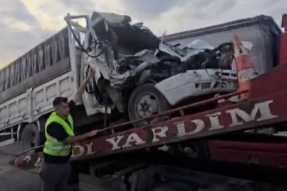Bursa'da kaza! Araçta sıkışan sürücü can verdi