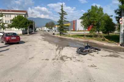 Bursa'da korkunç kaza: Kafa kafaya çarpıştılar! Çok sayıda yaralı var...