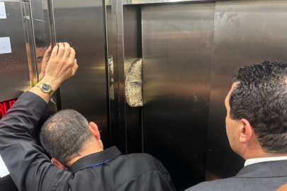 CHP heyetine Gaziantep'te asansör şoku: Yarım saat mahsur kaldılar