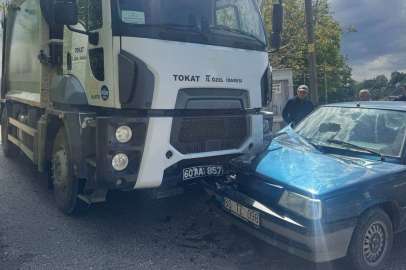 Tokat'ta çöp kamyonu ile otomobil çarpıştı: 2 yaralı
