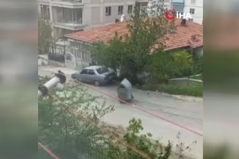 Ankara’da kuvvetli rüzgar çöp konteynerini savurdu