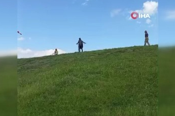 Bursa'da paraşütle ormana daldı!