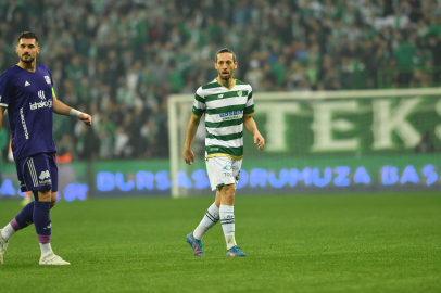 Bursasporlu futbolcunun sözleşmesi yenilendi!