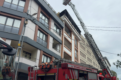 İstanbul Küçükçekmece'de çatı yangını