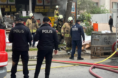 İstanbul Maltepe'de depo yangını