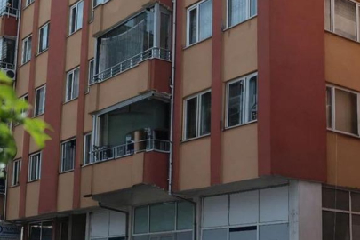 Skandal olay: Hocasının elinden kaçmak isteyen genç kız balkondan çıplak atladı!